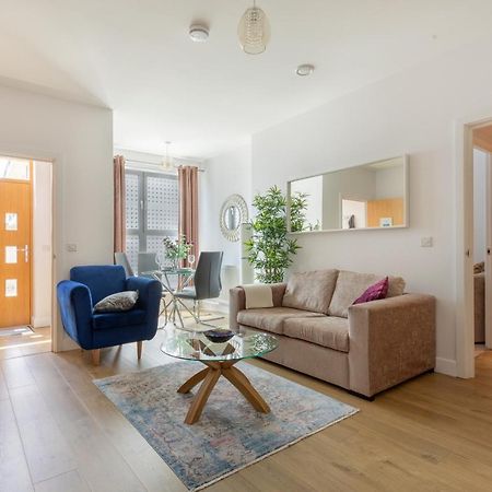 1 Bed Apartment - Redhill Central, Surrey, Gatwick #3 Redhill (Surrey) Exterior foto