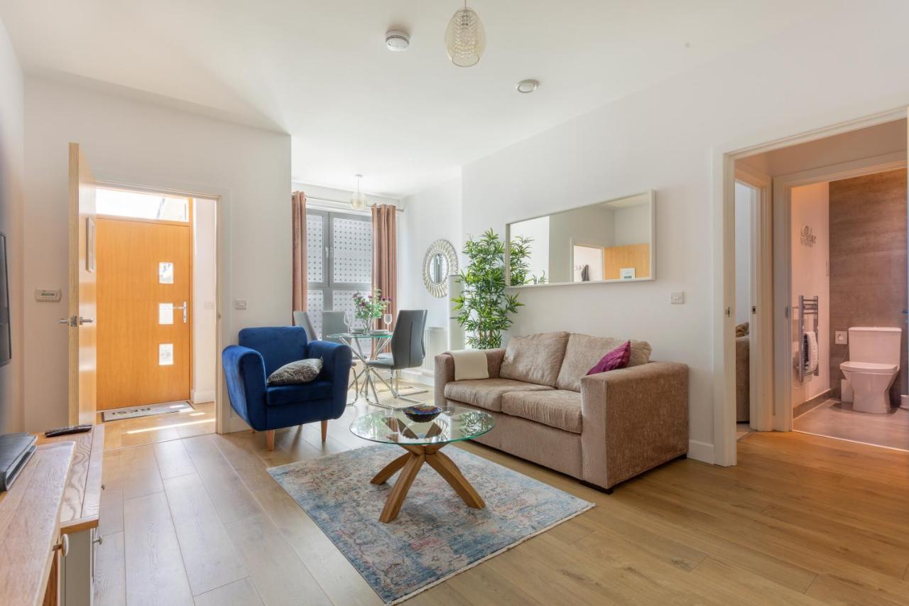 1 Bed Apartment - Redhill Central, Surrey, Gatwick #3 Redhill (Surrey) Exterior foto