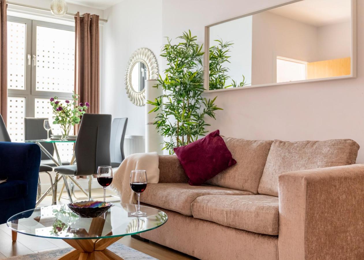 1 Bed Apartment - Redhill Central, Surrey, Gatwick #3 Redhill (Surrey) Exterior foto